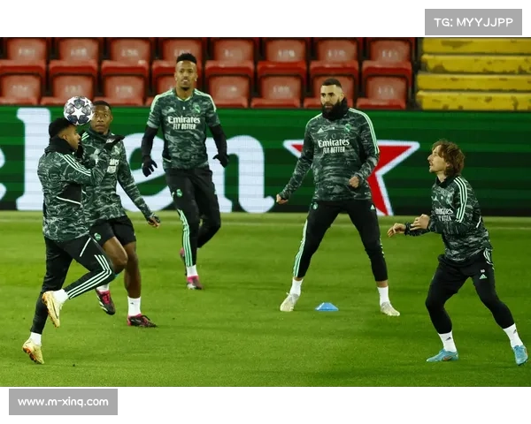 利物浦与皇马之战 阿诺德与维尼修斯边路较量引关注